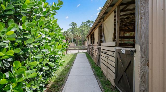 2910 Doe Trail, Loxahatchee, FL 33470