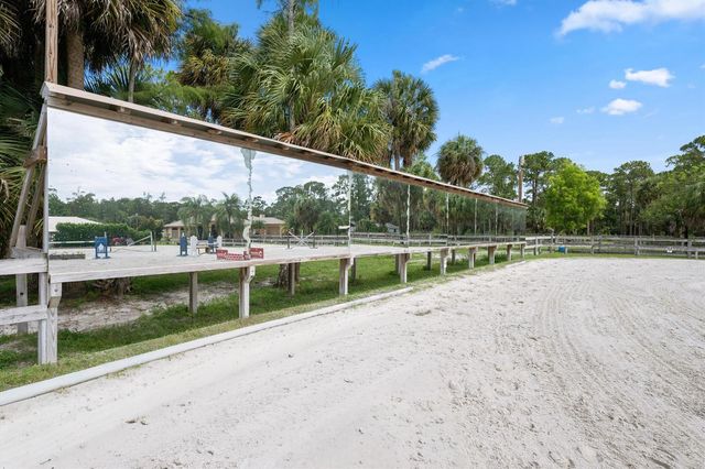 2910 Doe Trail, Loxahatchee, FL 33470