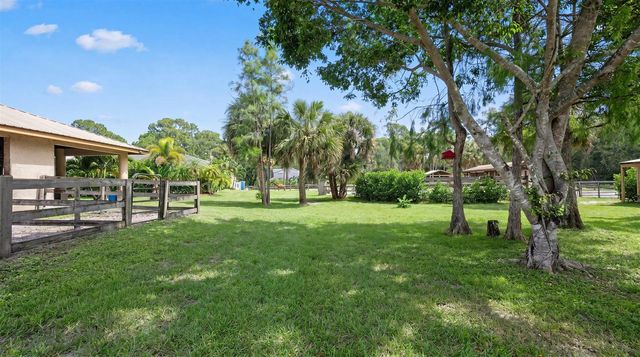 2910 Doe Trail, Loxahatchee, FL 33470