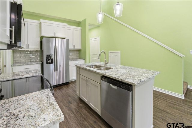 802 S Newsom Street, Mineola, TX 75773