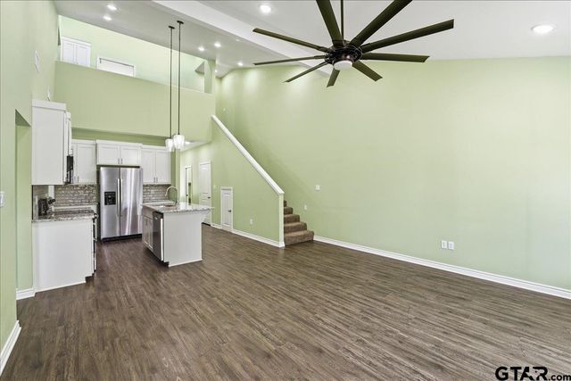 802 S Newsom Street, Mineola, TX 75773