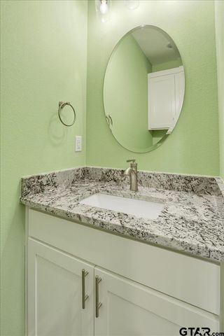 802 S Newsom Street, Mineola, TX 75773