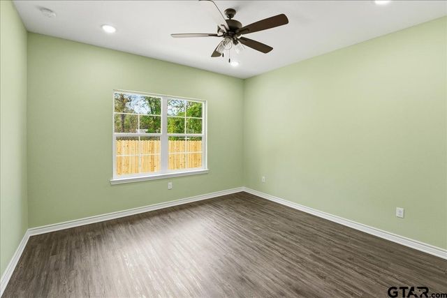 802 S Newsom Street, Mineola, TX 75773