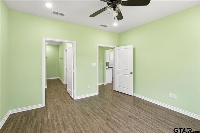 802 S Newsom Street, Mineola, TX 75773