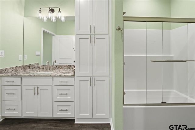 802 S Newsom Street, Mineola, TX 75773