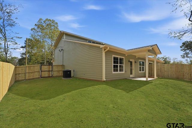 802 S Newsom Street, Mineola, TX 75773