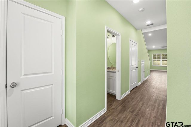 802 S Newsom Street, Mineola, TX 75773