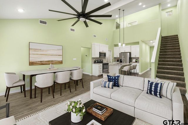 802 S Newsom Street, Mineola, TX 75773