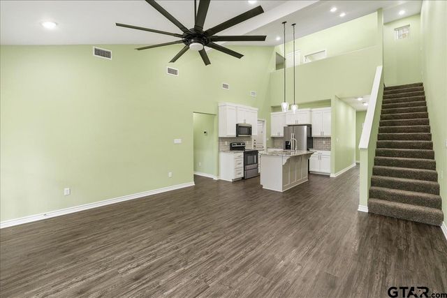 802 S Newsom Street, Mineola, TX 75773