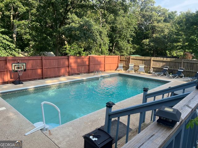 2203 Honeybee Creek Drive, Griffin, GA 30224