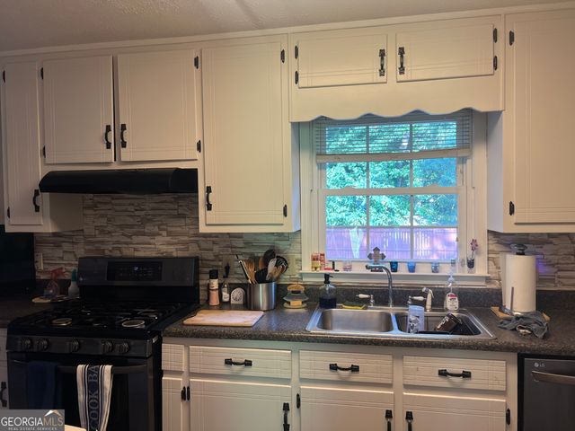 2203 Honeybee Creek Drive, Griffin, GA 30224