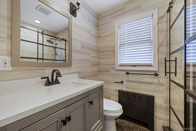 50 Mole Place, Amityville, NY 11701