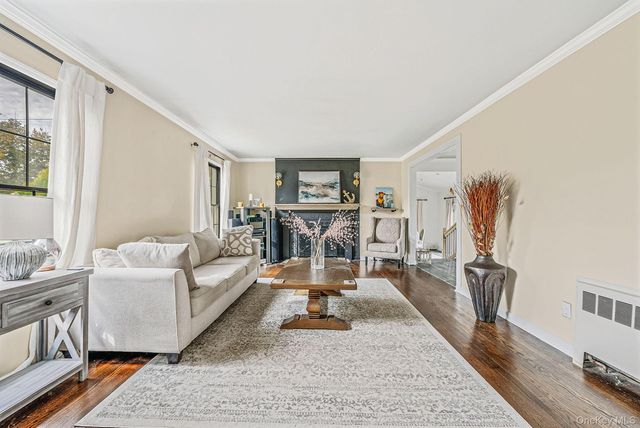 50 Mole Place, Amityville, NY 11701