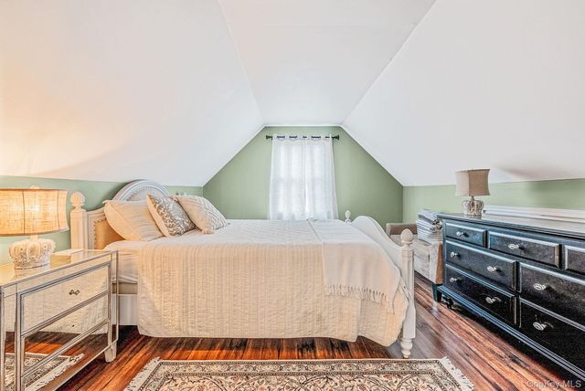 50 Mole Place, Amityville, NY 11701