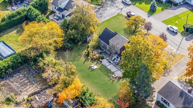 50 Mole Place, Amityville, NY 11701