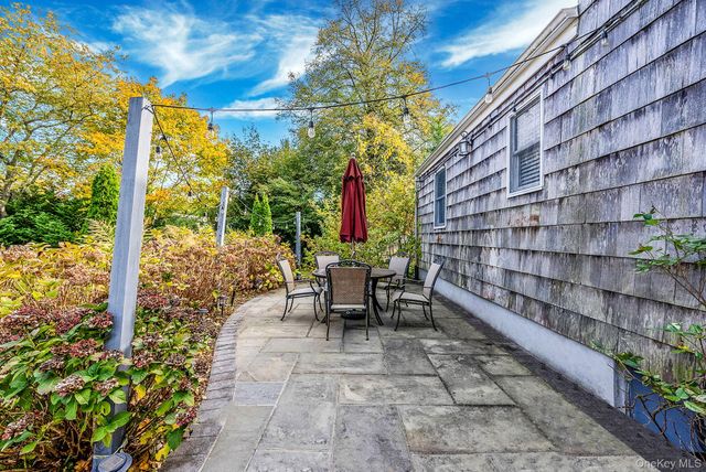 50 Mole Place, Amityville, NY 11701