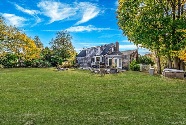 50 Mole Place, Amityville, NY 11701