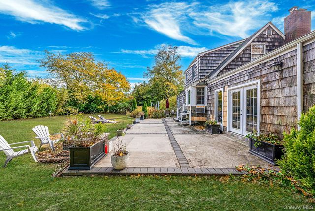 50 Mole Place, Amityville, NY 11701