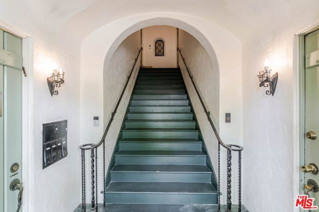 1132 N Vista Street 2, West Hollywood, CA 90046