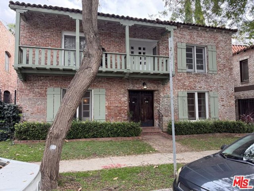 1132 N Vista Street 2, West Hollywood, CA 90046