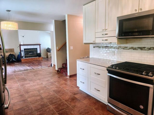 11233 3rd AVENUE, Pleasant Prairie, WI 53158