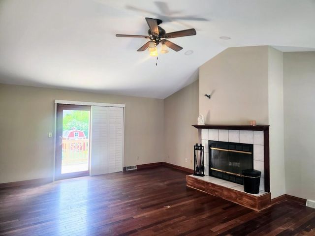 11233 3rd AVENUE, Pleasant Prairie, WI 53158