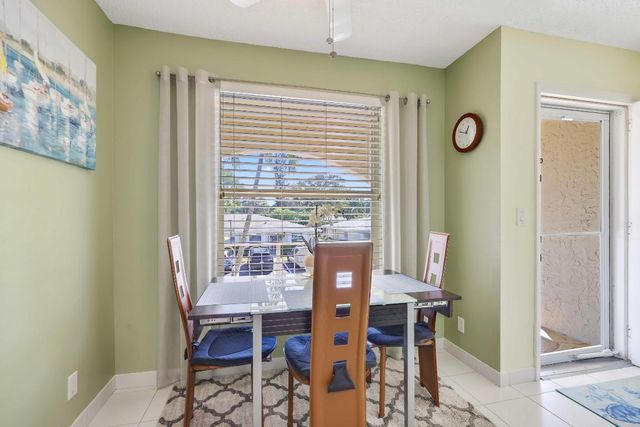 13757 Flora Place E, Delray Beach, FL 33484