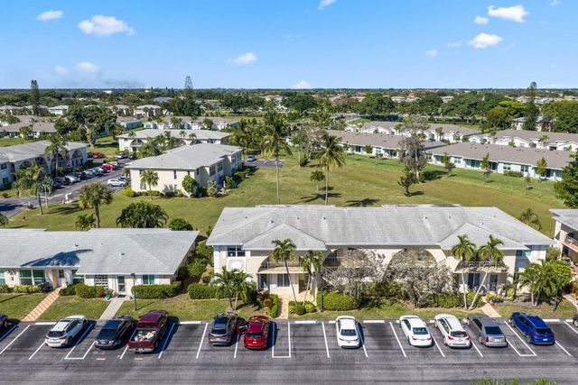 13757 Flora Place E, Delray Beach, FL 33484