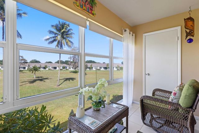 13757 Flora Place E, Delray Beach, FL 33484