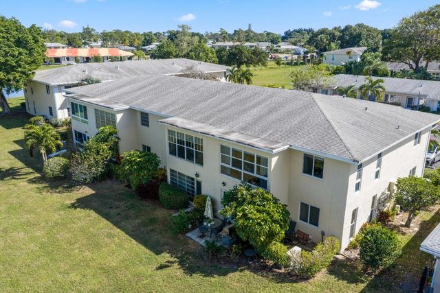 13757 Flora Place E, Delray Beach, FL 33484