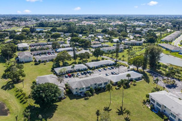 13757 Flora Place E, Delray Beach, FL 33484