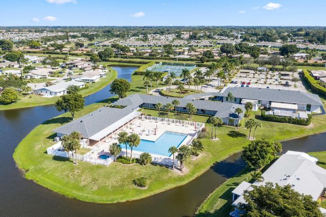 13757 Flora Place E, Delray Beach, FL 33484