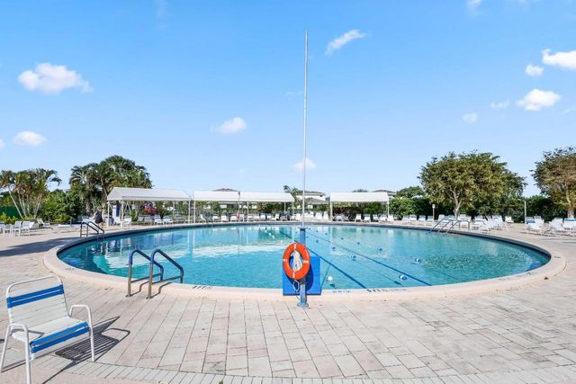 13757 Flora Place E, Delray Beach, FL 33484