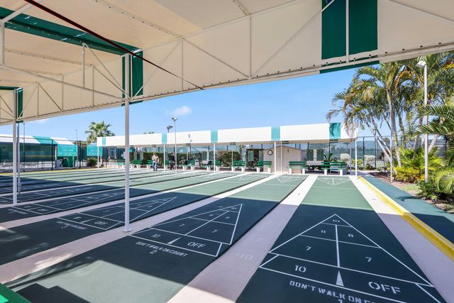 13757 Flora Place E, Delray Beach, FL 33484