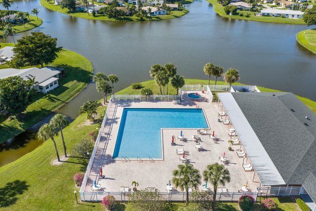 13757 Flora Place E, Delray Beach, FL 33484