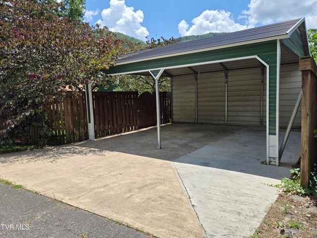 113 West 2nd Street, Big Stone Gap, VA 24219