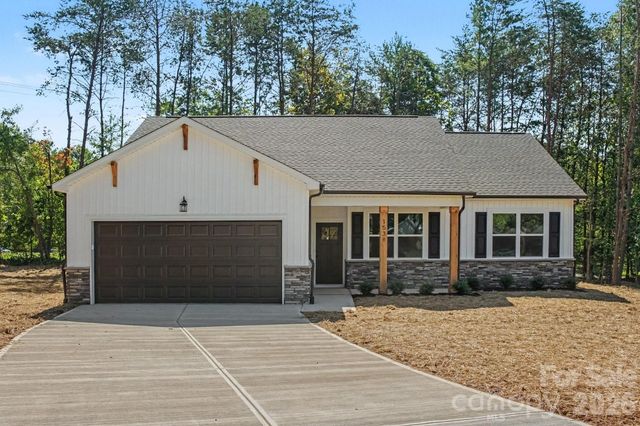 1538 34th Avenue Lane NE, Hickory, NC 28601