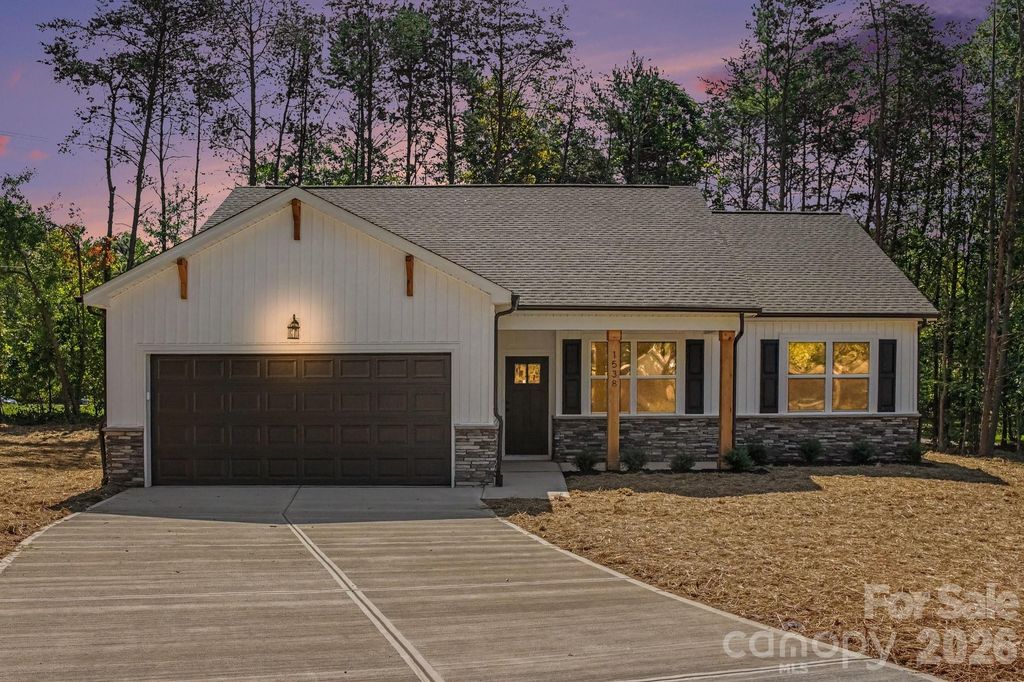 1538 34th Avenue Lane NE, Hickory, NC 28601
