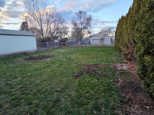 4127 E 2nd Ave, Spokane, WA 99202