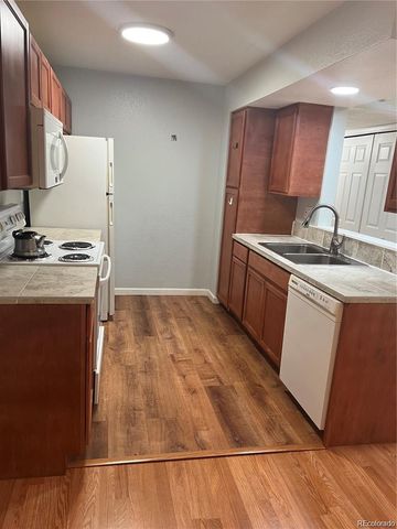 1075 S Elkhart Way 302, Aurora, CO 80012