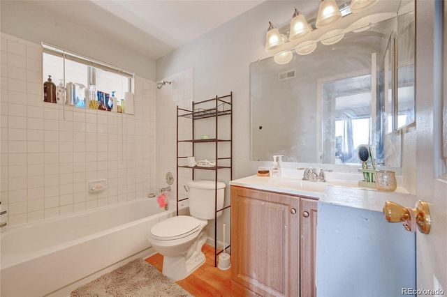 1075 S Elkhart Way 302, Aurora, CO 80012