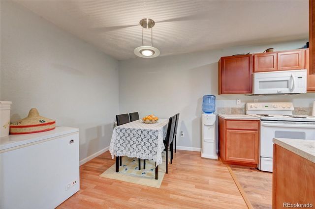 1075 S Elkhart Way 302, Aurora, CO 80012