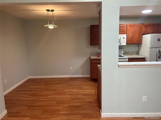 1075 S Elkhart Way 302, Aurora, CO 80012