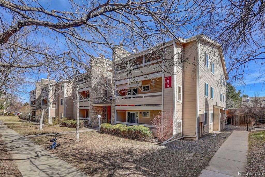 1075 S Elkhart Way 302, Aurora, CO 80012