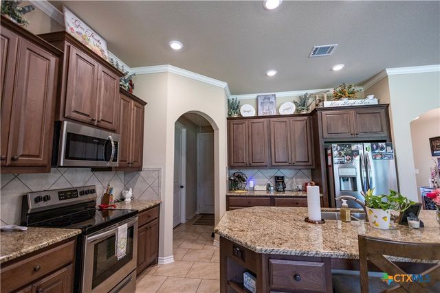 173 County Road 131a, Hallettsville, TX 77964