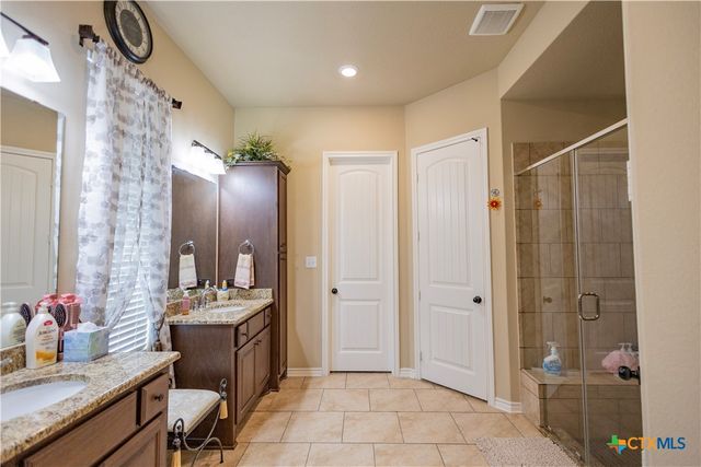 173 County Road 131a, Hallettsville, TX 77964