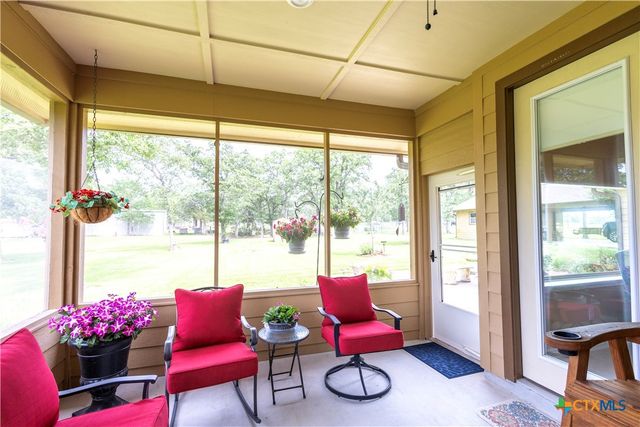 173 County Road 131a, Hallettsville, TX 77964