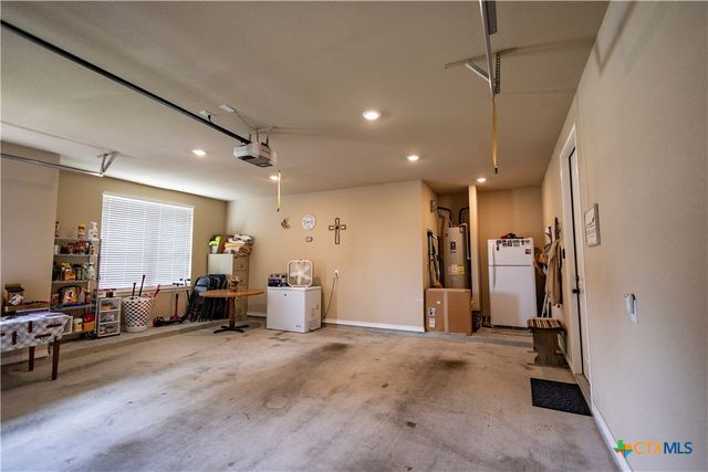 173 County Road 131a, Hallettsville, TX 77964
