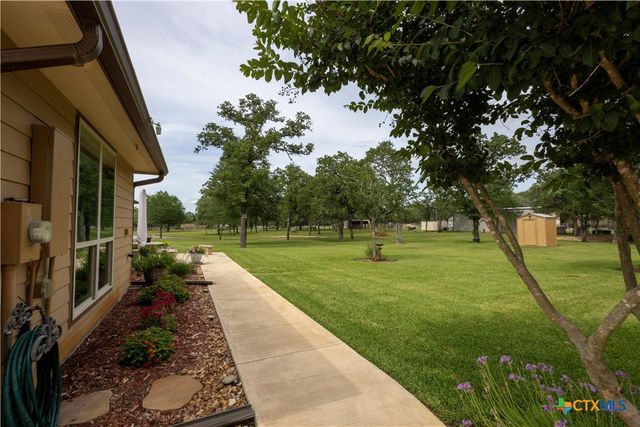 173 County Road 131a, Hallettsville, TX 77964