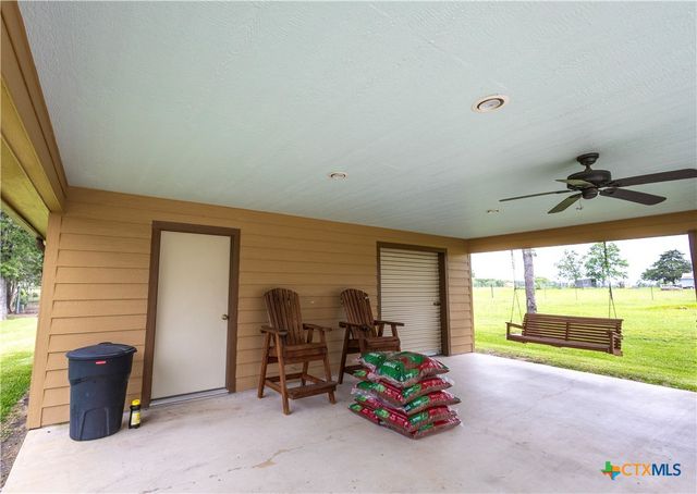 173 County Road 131a, Hallettsville, TX 77964